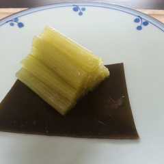 รูปของ 蕗（ふき）の昆布〆