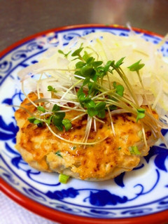 油を使わずヘルシー☆鶏つくねハンバーグ-レシピのメイン写真