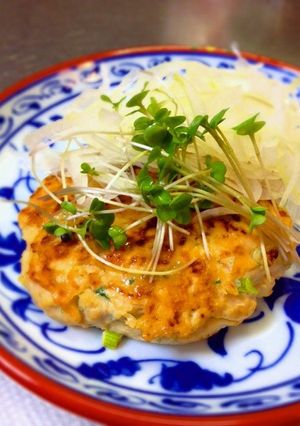 油を使わずヘルシー☆鶏つくねハンバーグ-レシピのメイン写真
