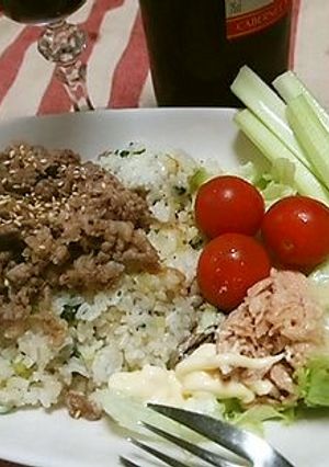 牛コマを、ガーリックライスに乗せて-レシピのメイン写真