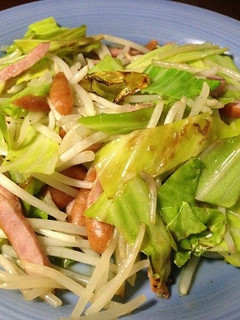 コスパ高☆もやしとキャベツのにんにく炒め-レシピのメイン写真