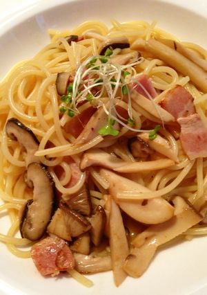キノコとベーコンのバター醤油風味パスタ-レシピのメイン写真