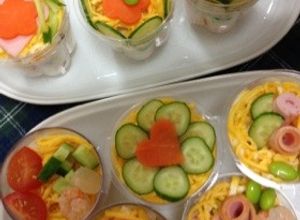 カップでおしゃれに♪ちらし寿司☆-レシピのメイン写真