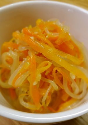 人参と蒟蒻の塩麹炒め-レシピのメイン写真