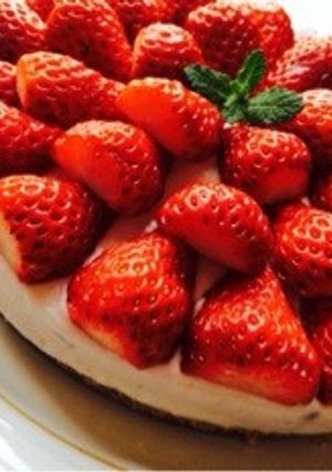 いちごたっぷりレアチーズケーキ-レシピのメイン写真