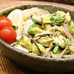 A picture of 簡単美味しいヘルシー♪鶏の梅アボカド和え.