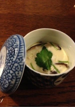 干しシイタケと茹でた鳥肉で本格茶碗蒸し-レシピのメイン写真