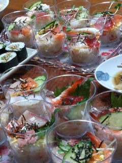 簡単カップちらし寿司でひな祭りパーティー-レシピのメイン写真