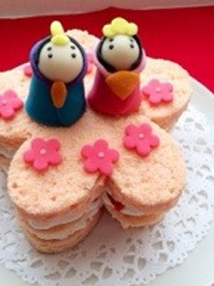 ひな祭りケーキ!!お花型〜♪-レシピのメイン写真