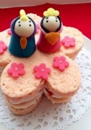 ひな祭りケーキ！！お花型〜♪-レシピのメイン写真
