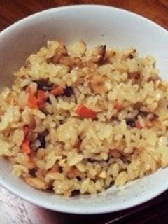 ツナと人参と椎茸の炊き込み御飯-レシピのメイン写真