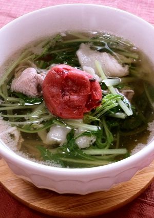 梅入り♪豚肉と水菜のスープ-レシピのメイン写真