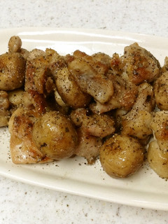 シンプルで美味♪鶏肉のレモンペッパー炒め-レシピのメイン写真