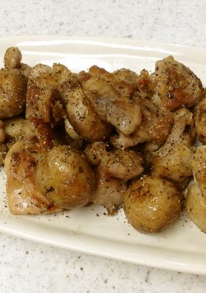 シンプルで美味♪鶏肉のレモンペッパー炒め-レシピのメイン写真