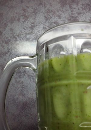 ３種の果物とチンゲン菜のスムージー-レシピのメイン写真