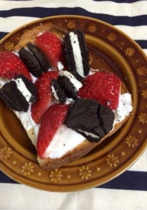 反則？苺とオレオヨーグルトのトースト-レシピのメイン写真