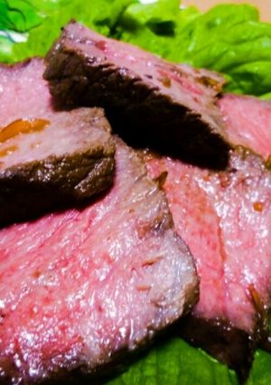 漬けて焼くだけ♪絶品ローストビーフ-レシピのメイン写真