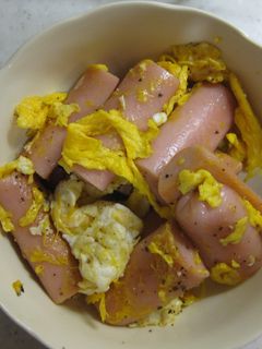 お魚ソーセージと卵の炒め物-レシピのメイン写真