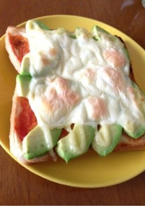 アボカドとチーズのピザトースト-レシピのメイン写真