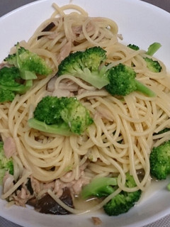 ツナとブロッコリーとしいたけの和風パスタ-レシピのメイン写真