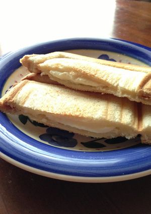 超～簡単！まろやかチーズホットサンド♫　-レシピのメイン写真