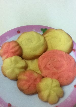 お花の絞り出しクッキー-レシピのメイン写真
