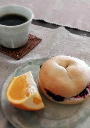 サワークリームとブルーベリーのベーグル-レシピのメイン写真