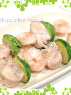 芽キャベツと鶏むね肉、エビのハーブグリル-レシピのメイン写真