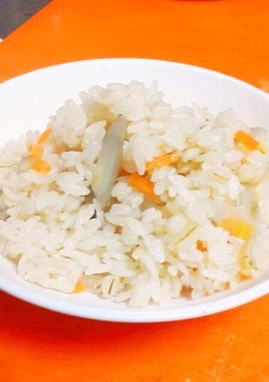 麺つゆで超美味炊き込みご飯！-レシピのメイン写真