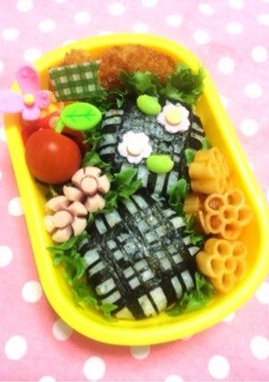 簡単！デコ（キャラ弁）チェック柄おにぎり-レシピのメイン写真