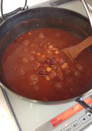 ダッチオーブンで作るチリビーンズ-レシピのメイン写真