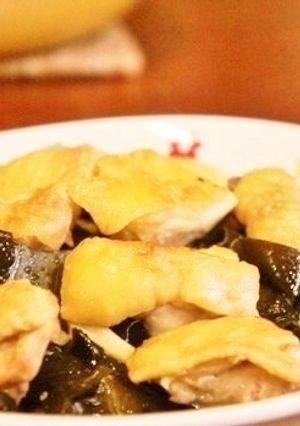 ご飯に合う☆鶏もも肉とわかめのうま煮炒め-レシピのメイン写真