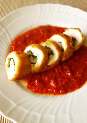バジルチキンロールカツのトマトソース添え-レシピのメイン写真