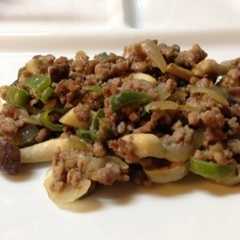 รูปของ 牛ミンチと残り野菜の味噌オイ炒めは