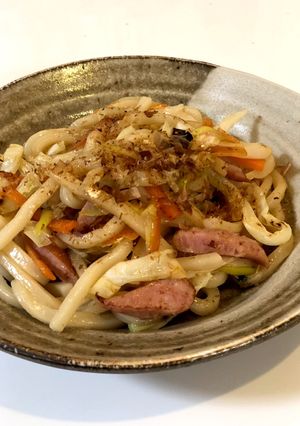 ☆簡単一人めし☆ 野菜たっぷり焼きうどん-レシピのメイン写真