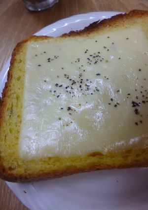 かぼちゃ入り食パンのチーズトースト-レシピのメイン写真