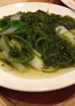 簡単‼︎ うるいとメカブ和え-レシピのメイン写真