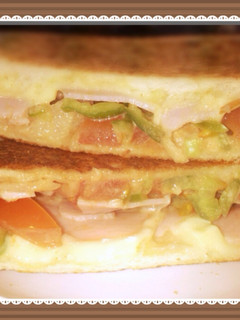 朝食ランチに簡単♪とろ〜りホットサンド♪-レシピのメイン写真