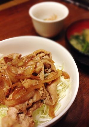 ＊ひとりカフェ＊レモンでさっぱり塩豚丼-レシピのメイン写真