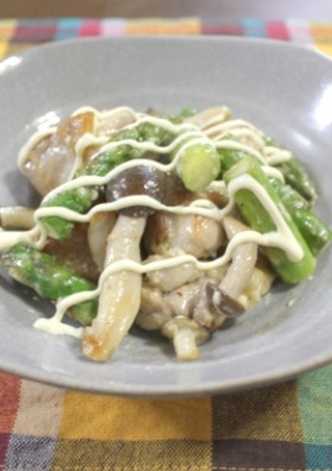 鶏肉とアスパラとしめじのマヨネーズ炒め-レシピのメイン写真