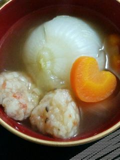 丸ごと玉葱とエビ団子のコンソメスープ-レシピのメイン写真
