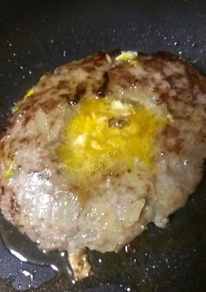 簡単★穴卵ハンバーグ和風-レシピのメイン写真