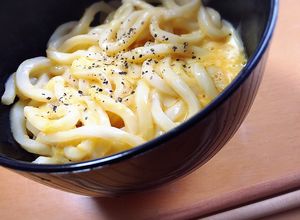 【簡単ランチ】とろ〜り☆チーズ釜玉うどん-レシピのメイン写真
