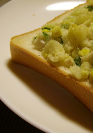 残ったポテサラで!!ポテサラトースト-レシピのメイン写真