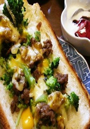 肉そぼろdeマヨチーズ✾トースト-レシピのメイン写真
