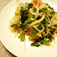 รูปของ 野菜もりもり！塩野菜炒め