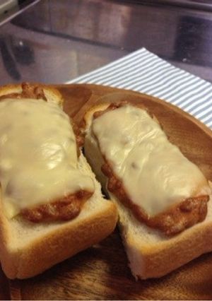 納豆とチーズでピザ味風トースト-レシピのメイン写真