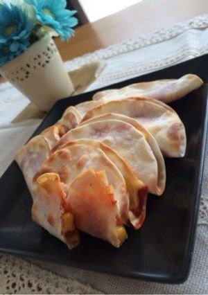 余った餃子の皮でピザ風〜-レシピのメイン写真