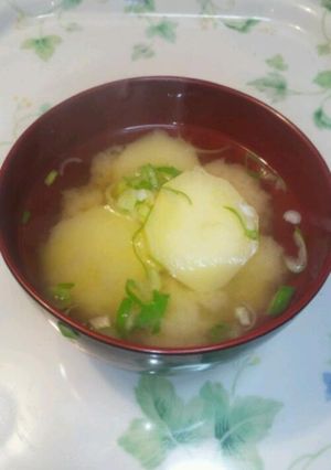 おばあちゃんのじゃがいも味噌汁-レシピのメイン写真