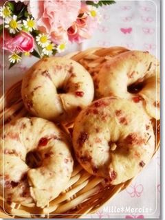 桜とクランベリーの春色ベーグル-レシピのメイン写真